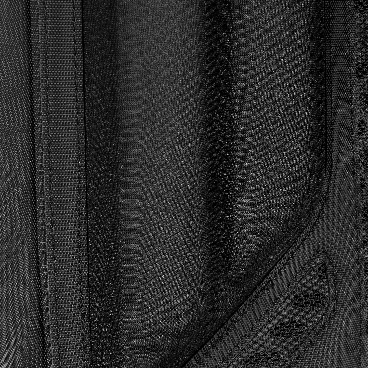 paragon-hydration-pack-n1 Paragon_Black_Texture.png